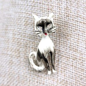 Vintage Enamel Painted Cat Pin Brooch Art to Wear